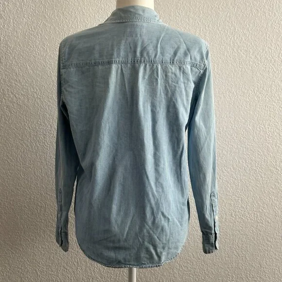 Abercrombie & Fitch Chambray Denim Button Down Shirt Small - Picture 6 of 8